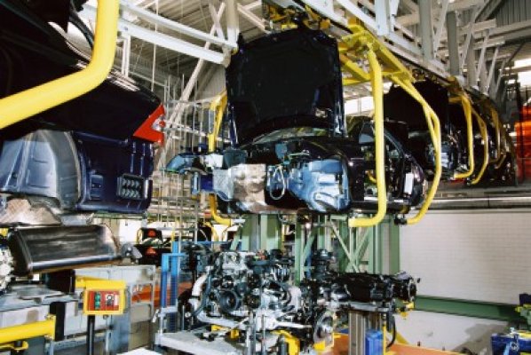 Daimler şi Nissan vor produce vehicule de lux, la o nouă fabrică de 1 miliard de euro din Mexic